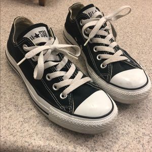 Black converse